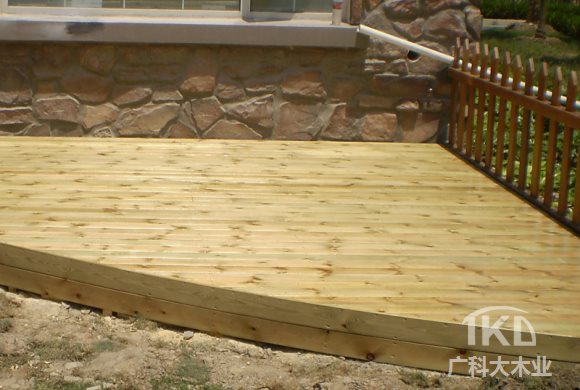 庭院防腐木地板平台制作